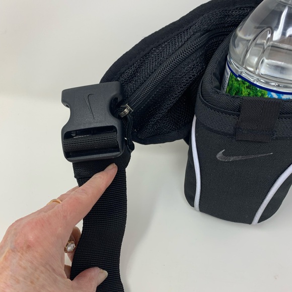 Nike Black Waist Bag with Bottle Holder - Picture 8 of 11